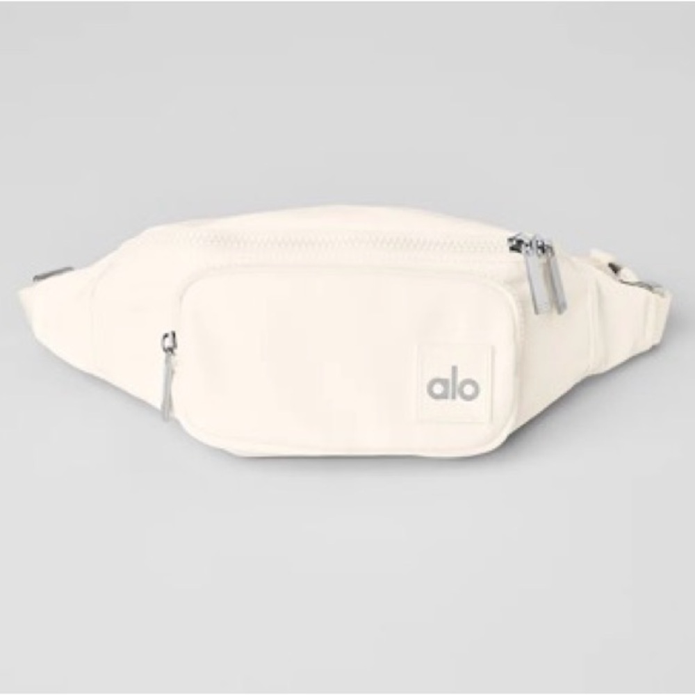 ALO Yoga Off-White Belt Bag Fanny 🤍